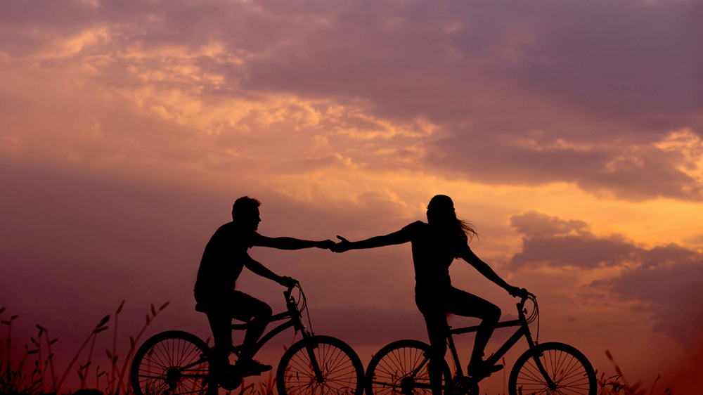 Heart Says Yes, Head Says Maybe? Untangling Love and Compatibility for a Relationship That Truly Lasts